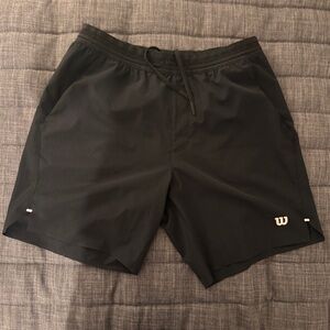 Men’s M Black 7” Wilson Shorts